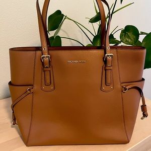 Michael Kors Leather Tote EUC